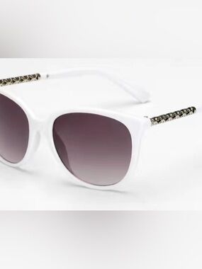 White Frame Sunglasses with Gradient Purple Lenses